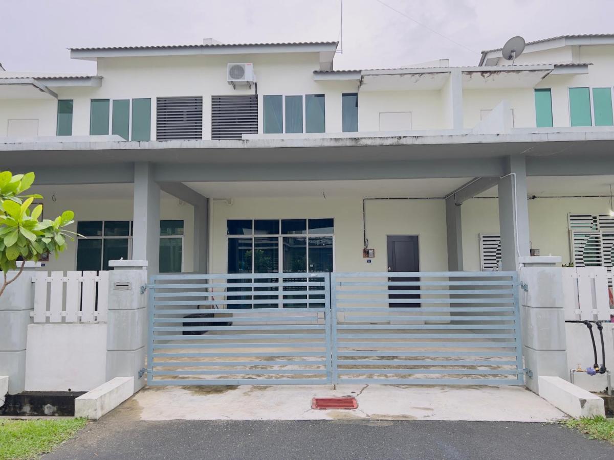 Noor Homestay Paddy View Kangar Exterior foto